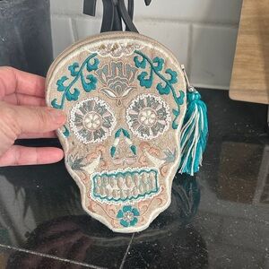 Two's Company Skull Embroidered Pouch - Teal and Cream